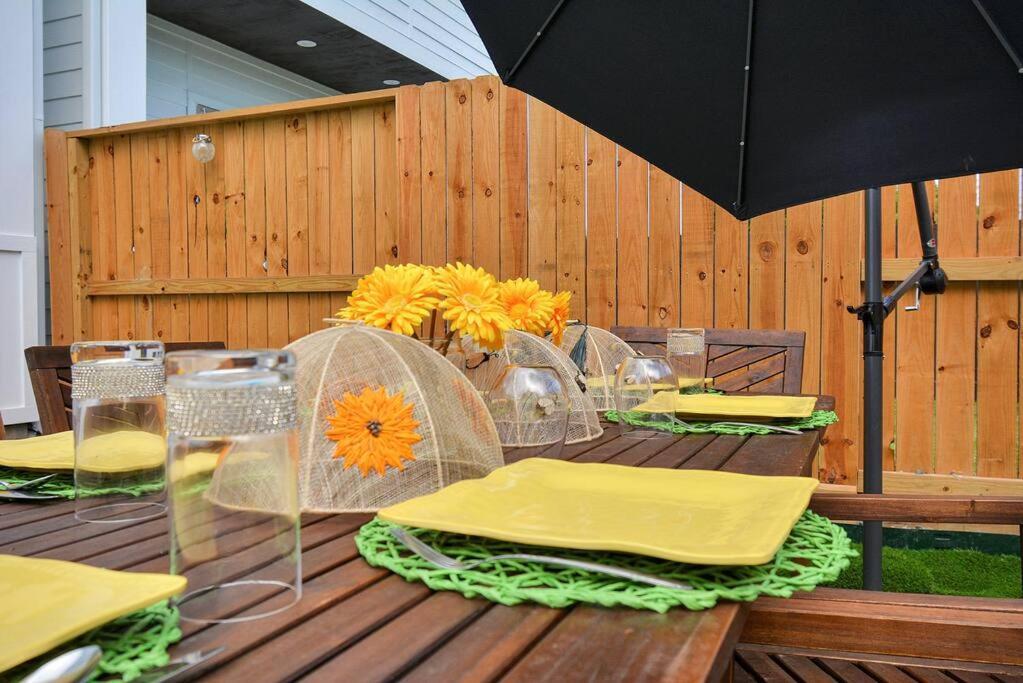 Blissful Getaway Home With Hot Tub & Backyard Near Downtown Houston Ngoại thất bức ảnh