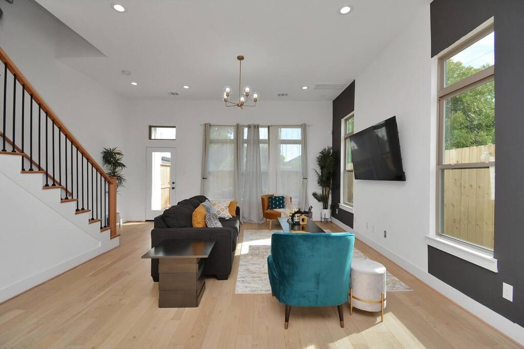 Blissful Getaway Home With Hot Tub & Backyard Near Downtown Houston Ngoại thất bức ảnh