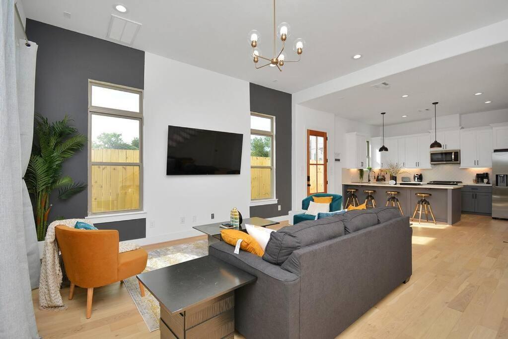 Blissful Getaway Home With Hot Tub & Backyard Near Downtown Houston Ngoại thất bức ảnh