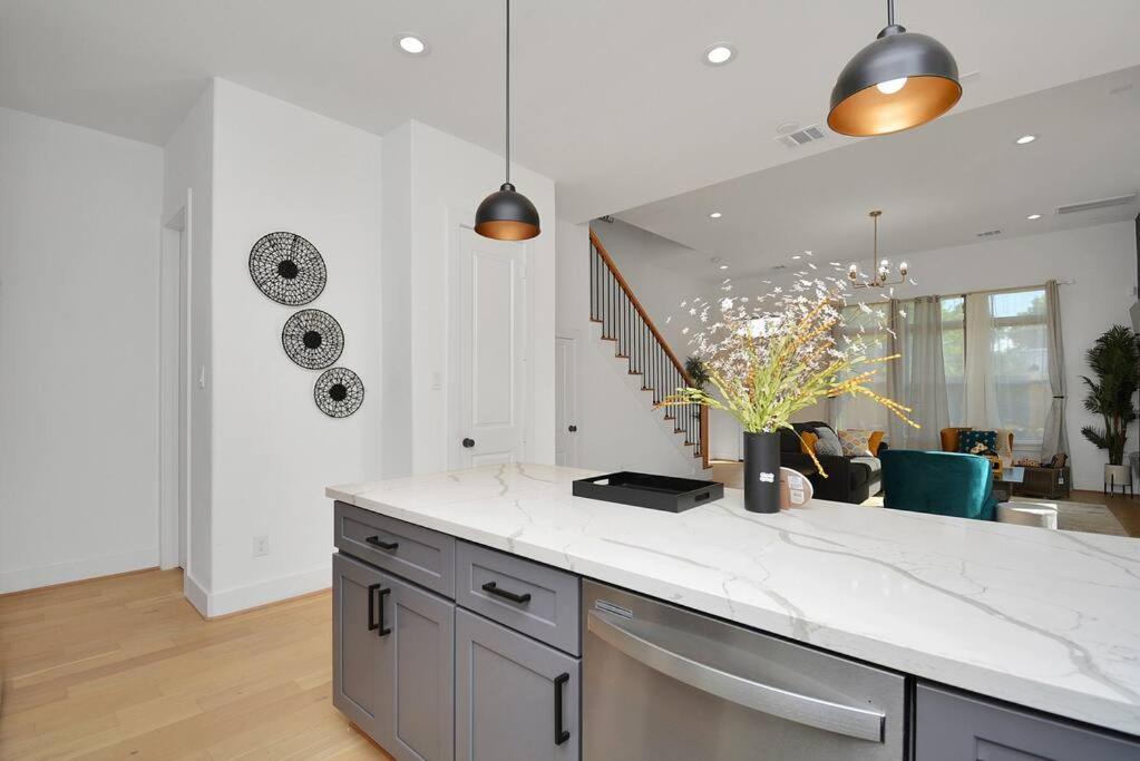 Blissful Getaway Home With Hot Tub & Backyard Near Downtown Houston Ngoại thất bức ảnh