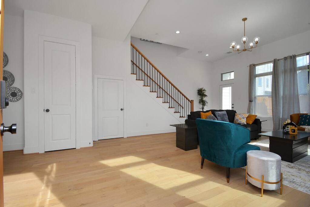 Blissful Getaway Home With Hot Tub & Backyard Near Downtown Houston Ngoại thất bức ảnh